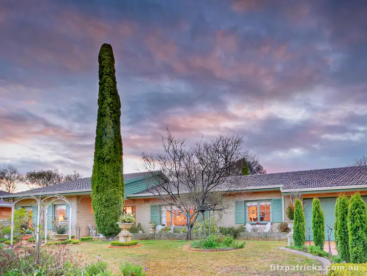 9 Lakeside Drive, Lake Albert NSW 2650