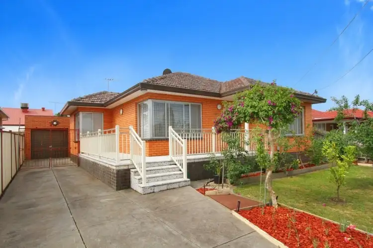 52 Rathcown Road, Reservoir VIC 3073