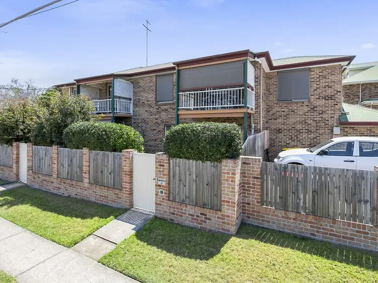 Main view of Homely townhouse listing, 4/90 Richmond Road, Morningside QLD 4170