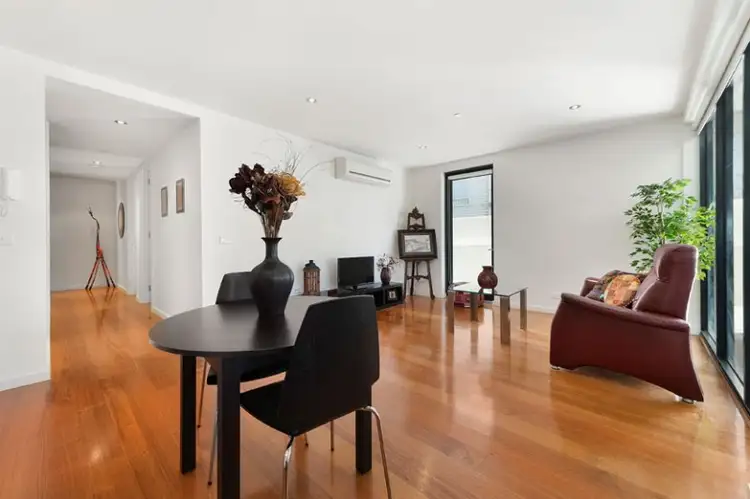 Third view of Homely apartment listing, 1/421 Tooronga Road, Hawthorn East VIC 3123