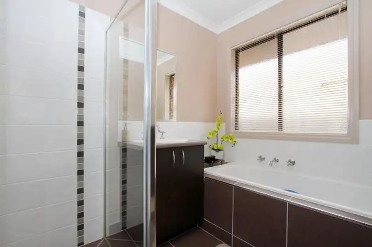 Fifth view of Homely house listing, 8 Positano Way, Lalor VIC 3075