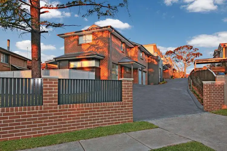 10/190 Lambeth Street, Picnic Point NSW 2213