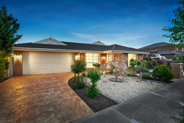 16 Marrowie Place, Taylors Hill VIC 3037