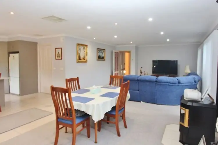 Fifth view of Homely house listing, 4 Broadbent Court, Mansfield VIC 3722