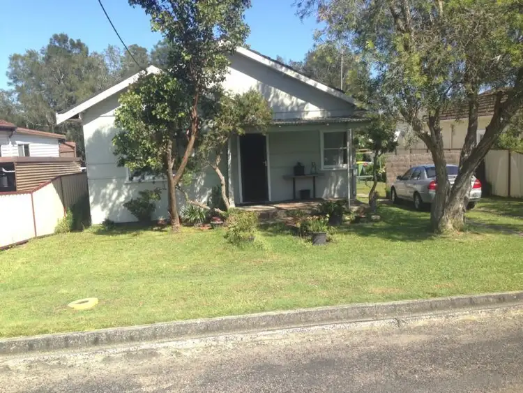 33 Lakeside Pde, The Entrance NSW 2261