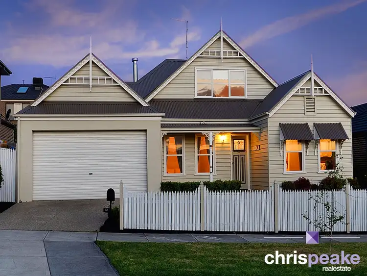 12 Cambridge Drive, Berwick VIC 3806