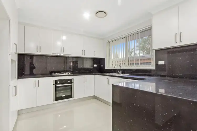 2 Hart Place, St Clair NSW 2759