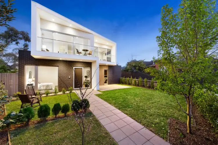 Main view of Homely townhouse listing, 1/105 Ashburn Grove, Ashburton VIC 3147