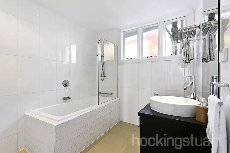 Fifth view of Homely unit listing, 2/50 Nepean Highway, Aspendale VIC 3195