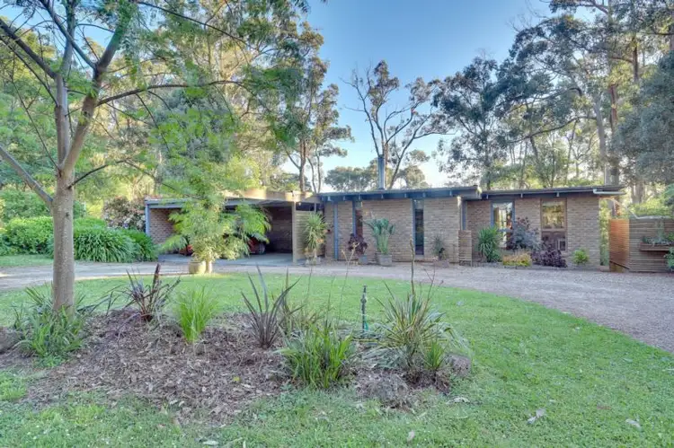 10 Grandview Avenue, Emerald VIC 3782