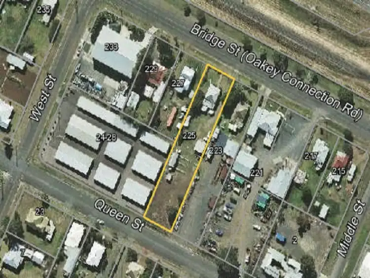 225 Bridge Street, Oakey QLD 4401