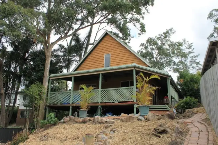 1131 South Pine Road, Arana Hills QLD 4054