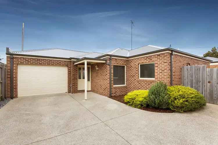 2/34 Laura Avenue, Belmont VIC 3216