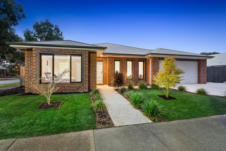 24 Gunghalin Drive, Doreen VIC 3754