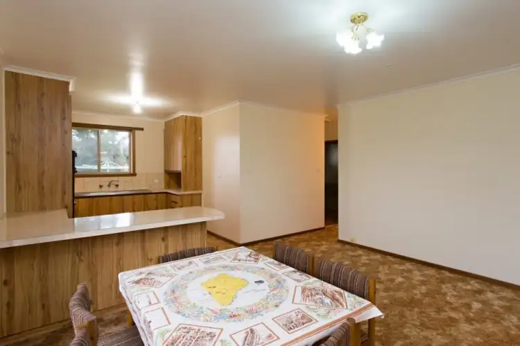 Sixth view of Homely house listing, 8 Mancev Court, Brown Hill VIC 3350