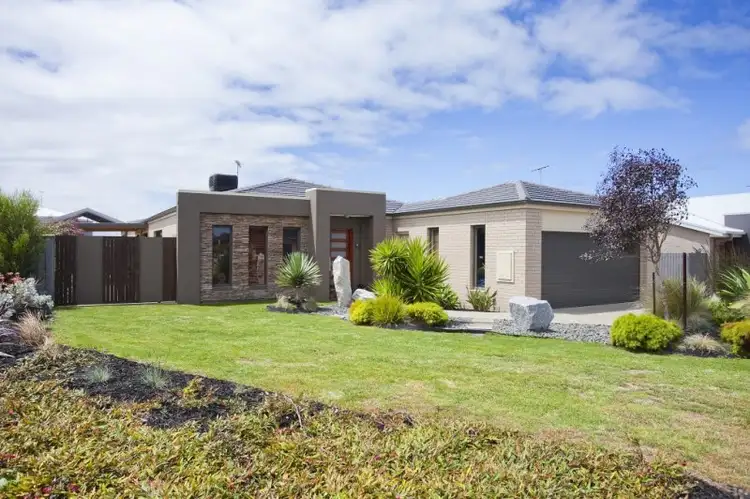 10 Wave Crescent, Torquay VIC 3228