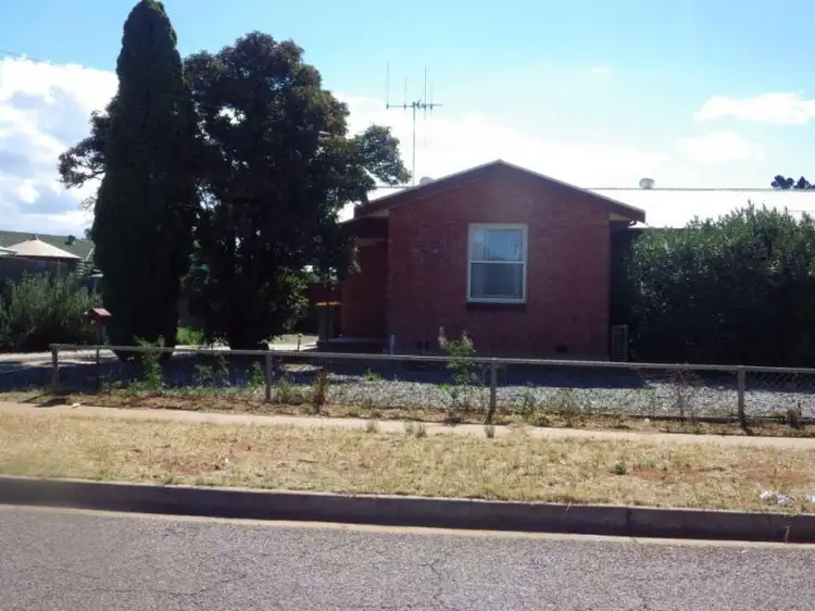 8 CURNOW STREET, Whyalla Stuart SA 5608