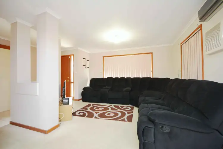 Fifth view of Homely house listing, 27 Pembroke Crescent, Craigieburn VIC 3064