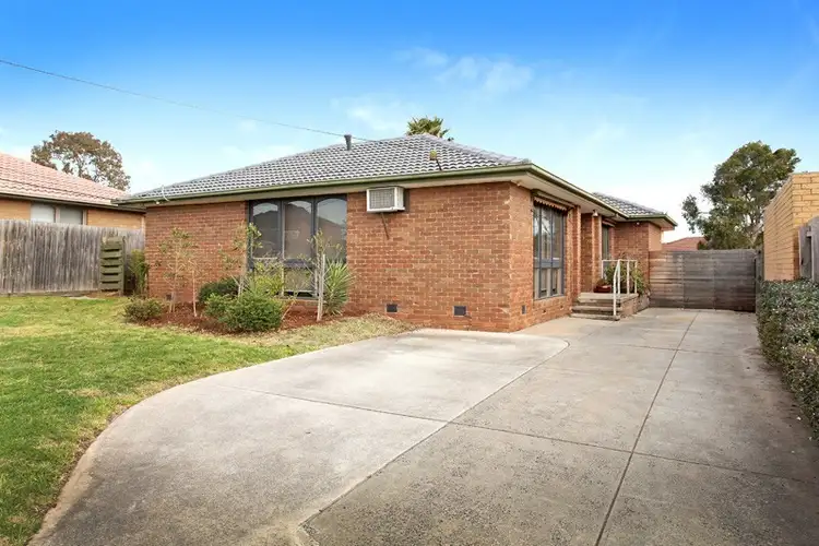 5 Beesley Place, Gladstone Park VIC 3043