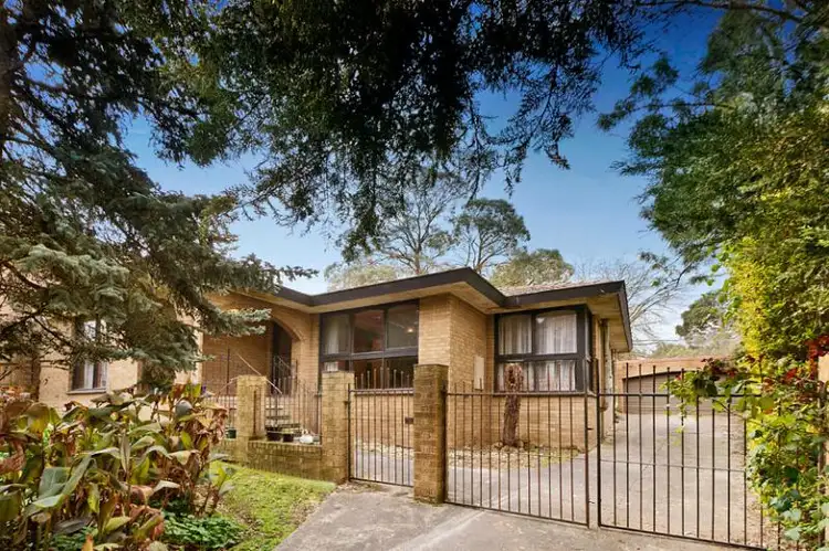 8 Maralinga Terrace, Mooroolbark VIC 3138