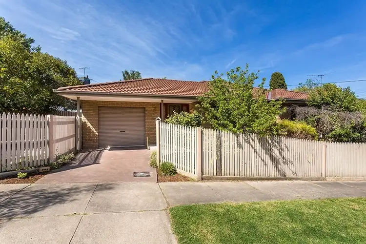 2A Loraine Avenue, Box Hill North VIC 3129