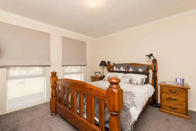 Seventh view of Homely house listing, 6 Desert Lily Court, Mildura VIC 3500