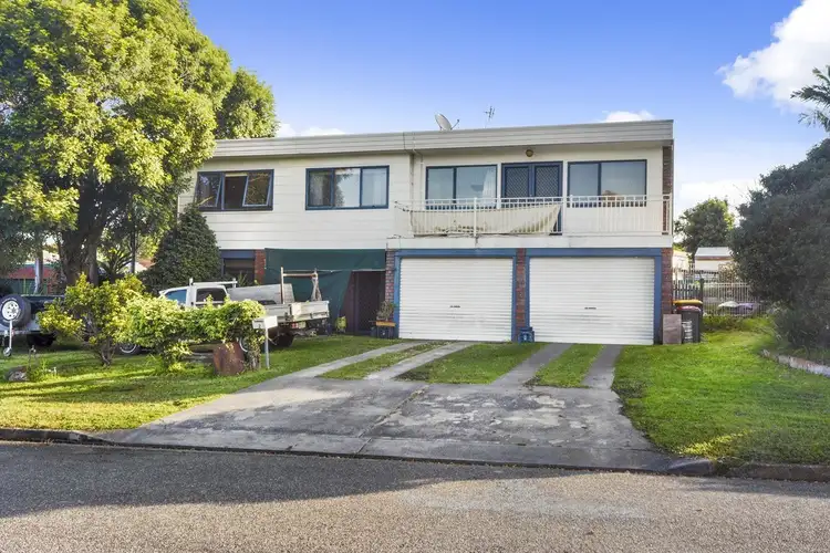 2 Monk Crescent, Bomaderry NSW 2541