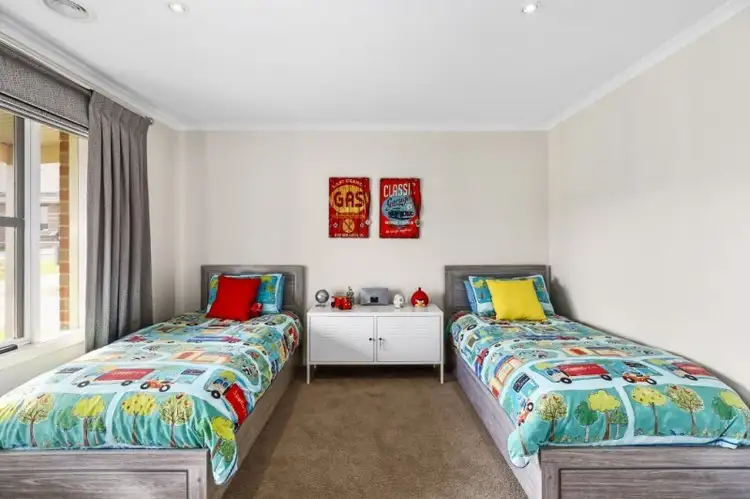 Fifth view of Homely house listing, 8 Sacha Court, Yarra Glen VIC 3775