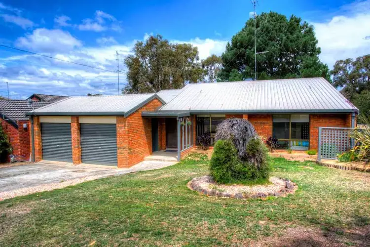 23 Hale Avenue, Mount Clear VIC 3350