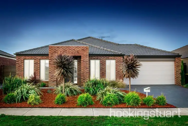 10 Crepe Myrtle Close, Melton West VIC 3337