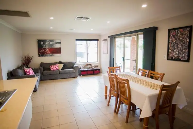 Sixth view of Homely house listing, 8 Glenda Court, Robinvale VIC 3549