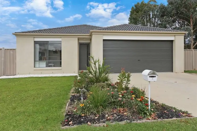 5 Orchard Grove, Beechworth VIC 3747