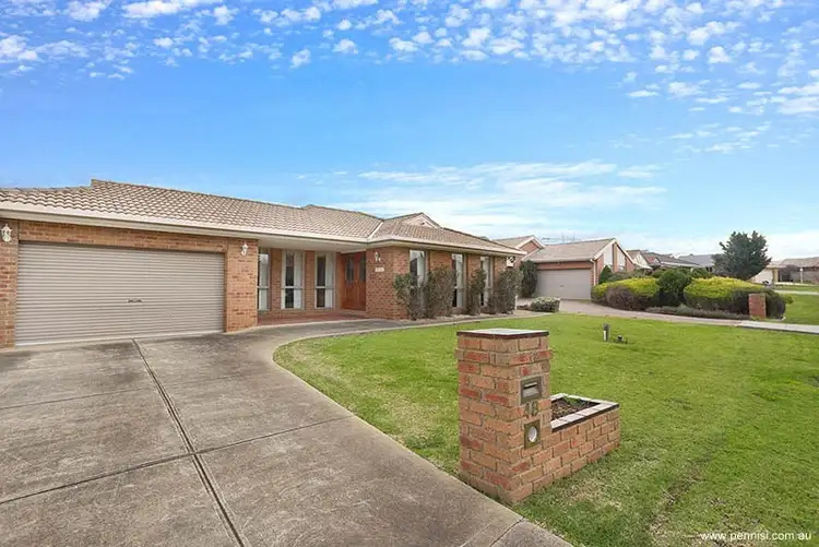 48 Honeyeater Crescent, Taylors Lakes VIC 3038