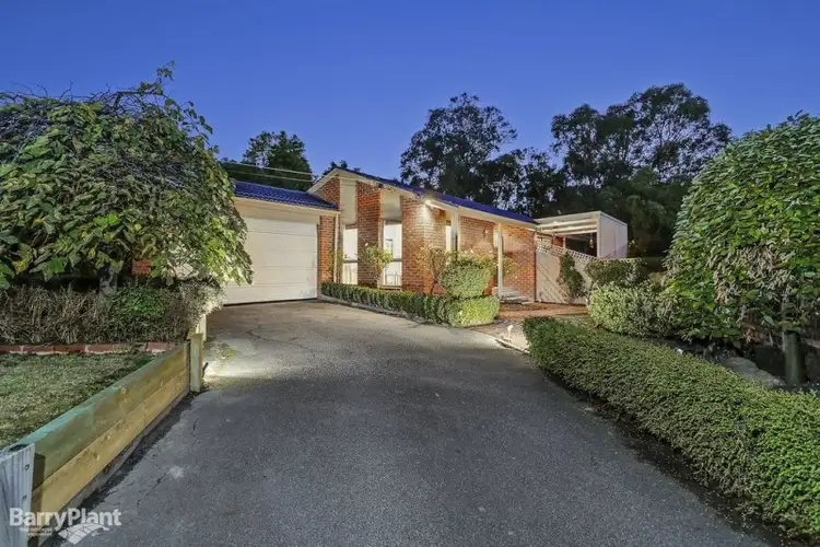 9 Bowness Court, Croydon Hills VIC 3136