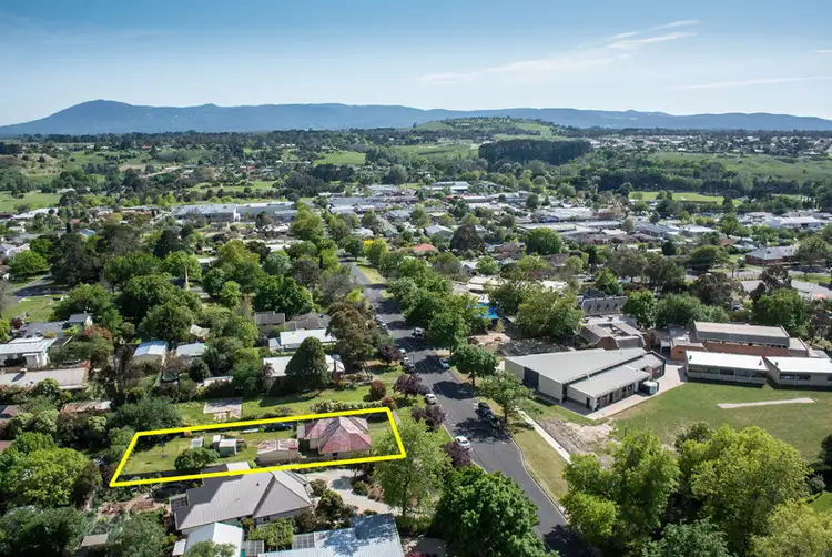54 Prince Street, Gisborne VIC 3437
