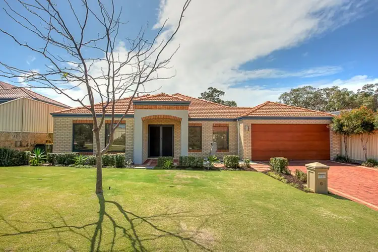 13 Ballard Meander, Lakelands WA 6180