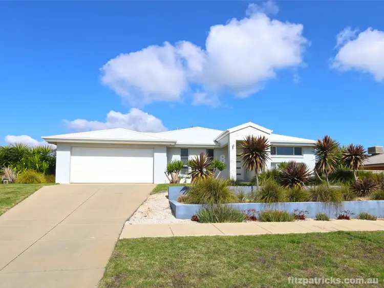 8 Marylands Way, Bourkelands NSW 2650