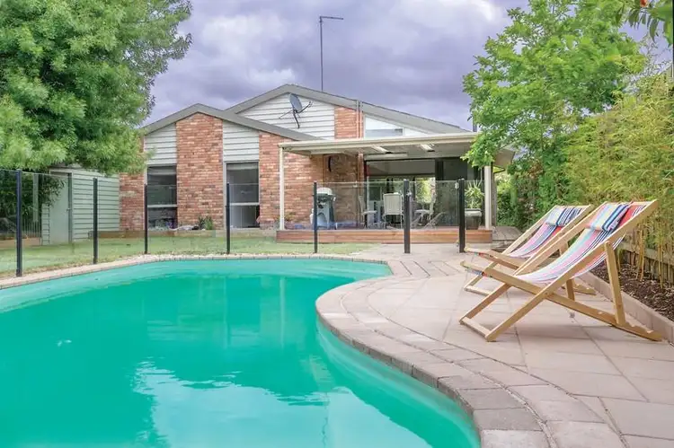 12 Lake Street, Lake Wendouree VIC 3350