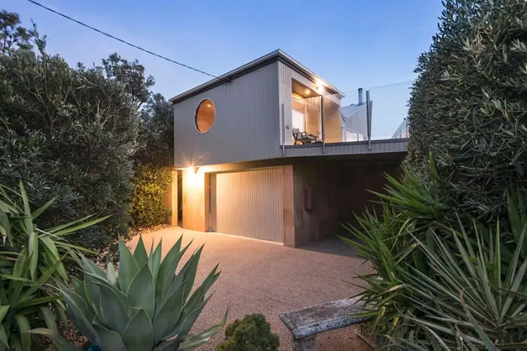 16 Bristol Avenue, Edithvale VIC 3196