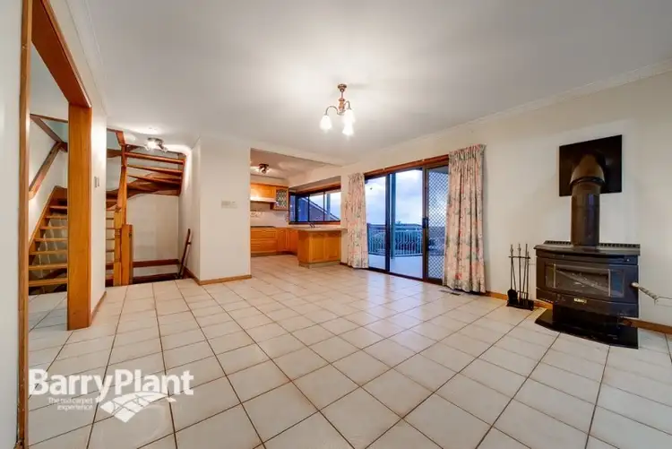 Fifth view of Homely house listing, 4 Johnson Place, Endeavour Hills VIC 3802