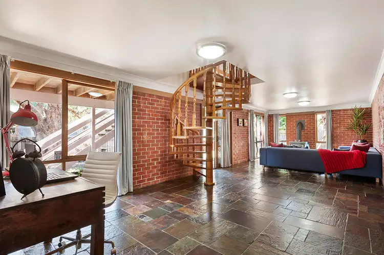 Fourth view of Homely house listing, 10 Kingsbury Court, Diamond Creek VIC 3089