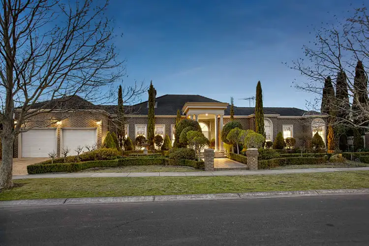 8 Drysdale Avenue, Taylors Lakes VIC 3038