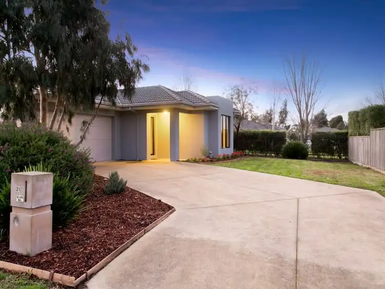 Second view of Homely house listing, 21 Cunningham Crescent, Sandhurst VIC 3977