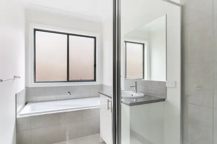 Fifth view of Homely house listing, 4/18 Market Garden Circuit, Epsom VIC 3551