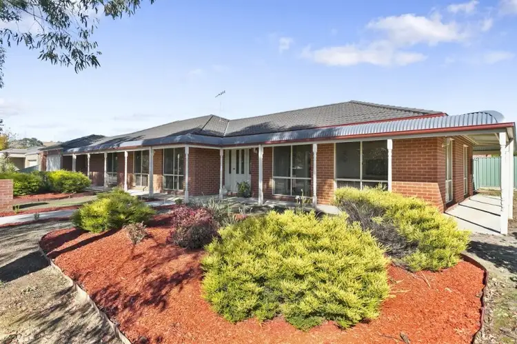 13 Clarendon Close, Strathfieldsaye VIC 3551