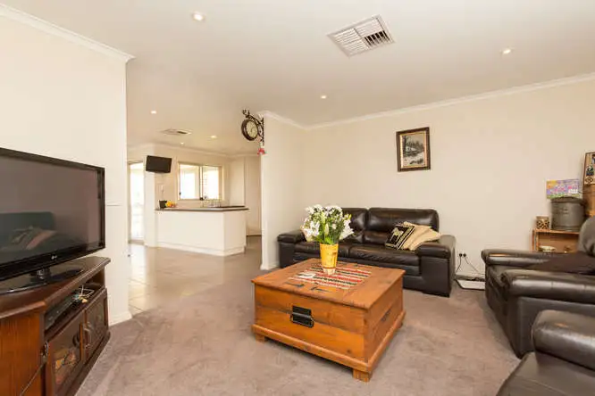 Second view of Homely house listing, 6 Desert Lily Court, Mildura VIC 3500