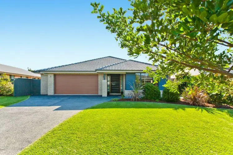 12 Oimara Street, Fern Bay NSW 2295