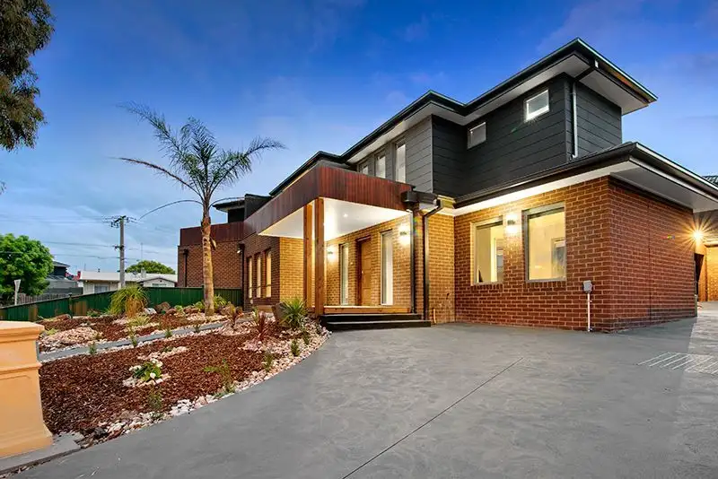 Main view of Homely townhouse listing, 1/33 Boldrewood Parade, Reservoir VIC 3073