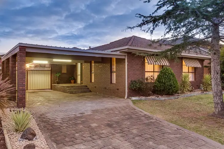 38 Angourie Crescent, Taylors Lakes VIC 3038