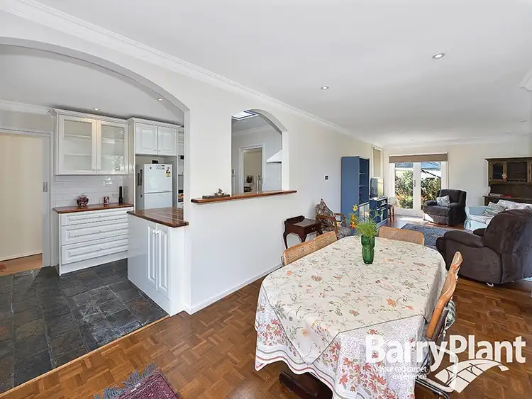 Fifth view of Homely house listing, 8 Stradbroke Crescent, Mulgrave VIC 3170